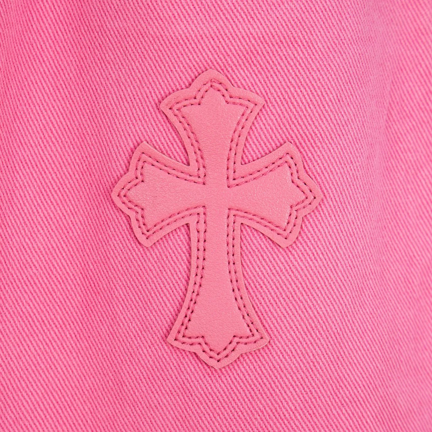 P270 💰 (Top version) CHROME HEARTS 25ss dopamine light pink cross leather washed jeans - Full of exploring the ultimate in fashion, Chrome Hearts' new Chrome Hearts pants not only present a unique style, the fresh ice blue looks particularly youthful and energetic. The mid-high waist design is paired with a lazy and casual style, which not only shows long legs but also maintains a casual feel. It is a must-have fashion choice for trendy men and trendy women. Color: Dopamine powder Size: 28-30-32-34 (corresponds to S-M-L-XL)